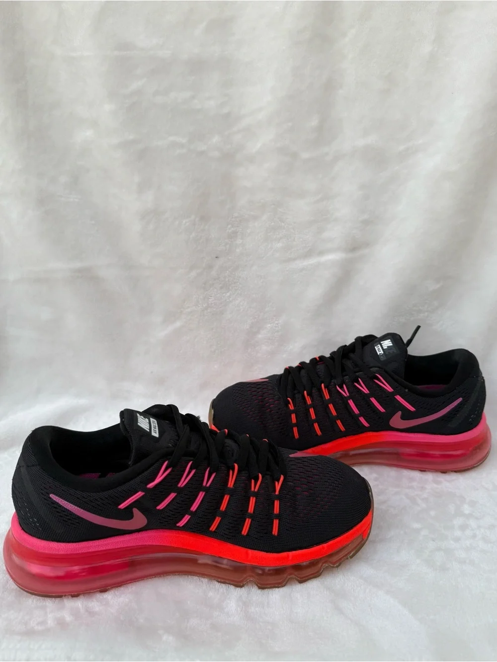 Nike Women’s Black and Pink Gradient Air Max Running Sneakers